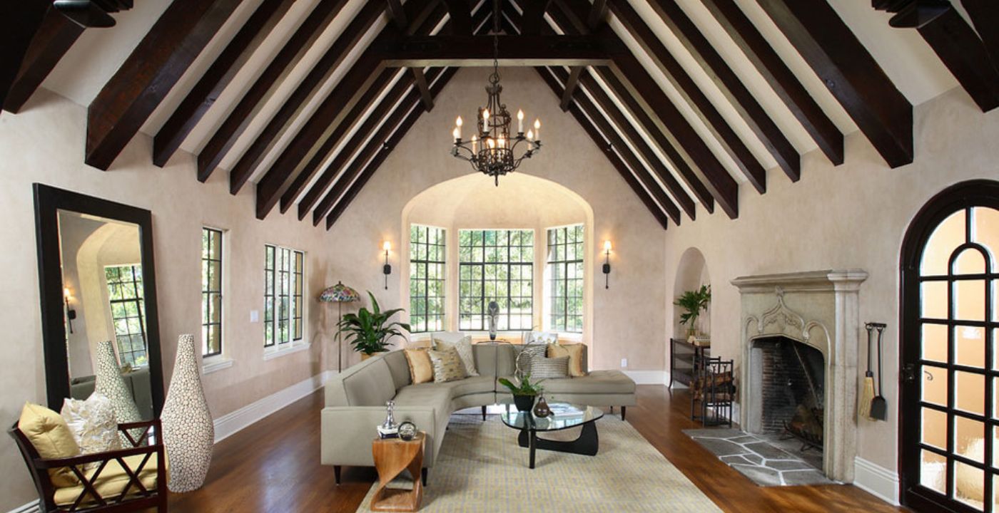 vaulted ceiling with chandelier